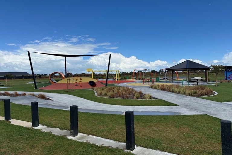 Photo of property in 28 Isobel Hodgson Drive, Cambridge, 3434