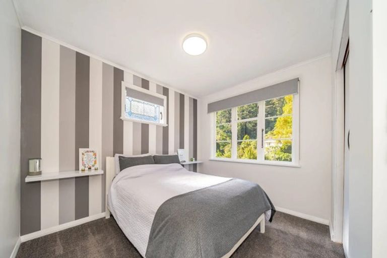 Photo of property in 114 Pinehaven Road, Pinehaven, Upper Hutt, 5019