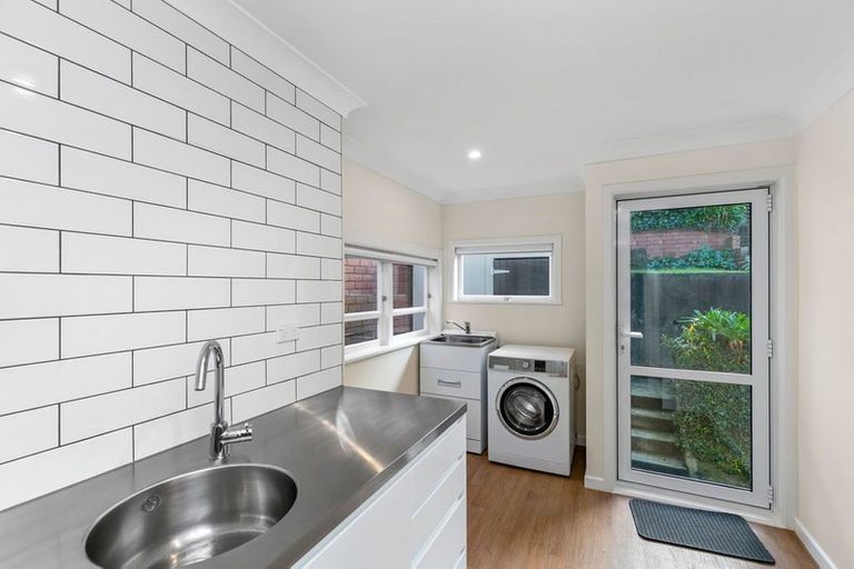 Photo of property in 77 Rangoon Street, Khandallah, Wellington, 6035