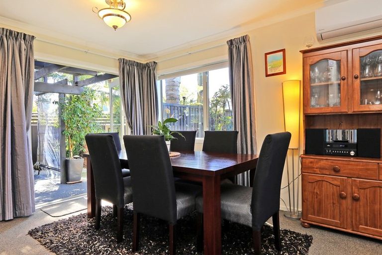 Photo of property in 6 D'arcy Place, Taradale, Napier, 4112