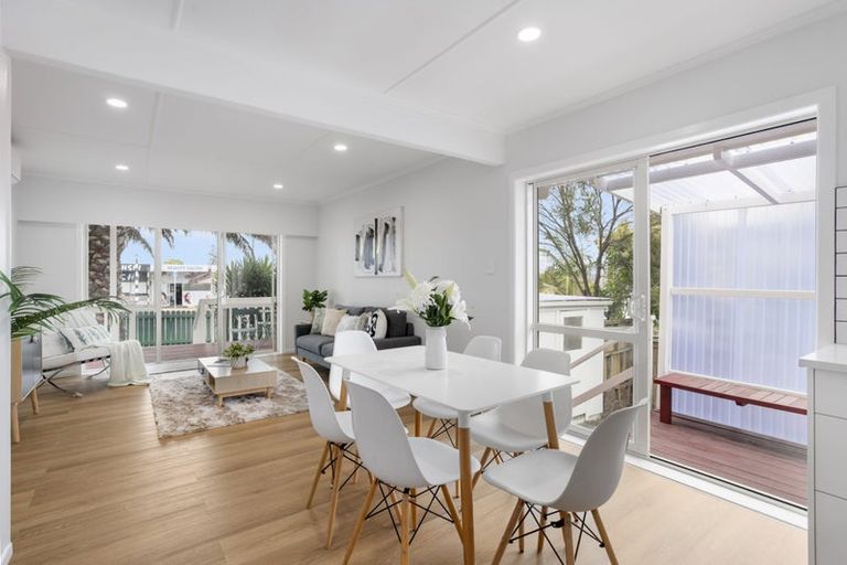 Photo of property in 4/123 Birkdale Road, Birkdale, Auckland, 0626