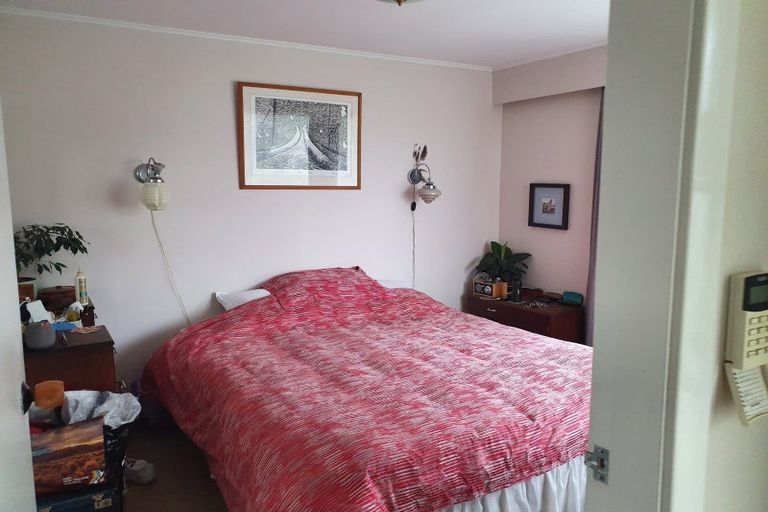 Photo of property in 1 Holmes Grove, Naenae, Lower Hutt, 5011