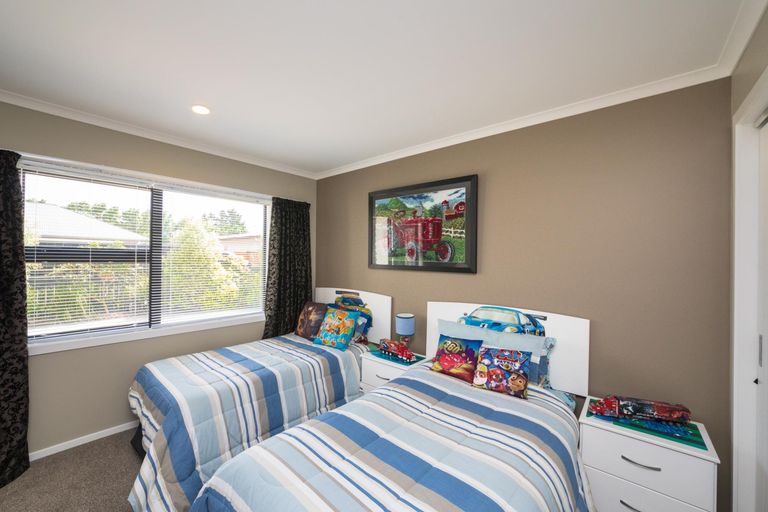 Photo of property in 5 Levi Place, Kelvin Grove, Palmerston North, 4414
