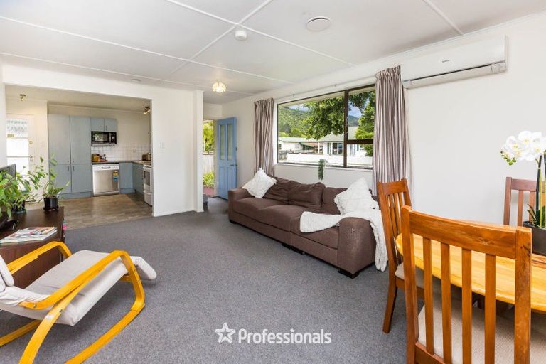 Photo of property in 6f2- Gemstone Drive, Birchville, Upper Hutt, 5018