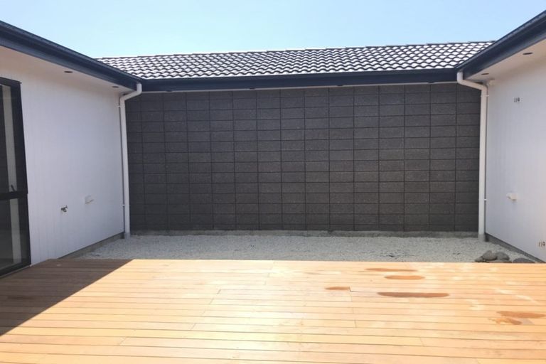 Photo of property in 66 Symes Drive, Red Beach, 0932