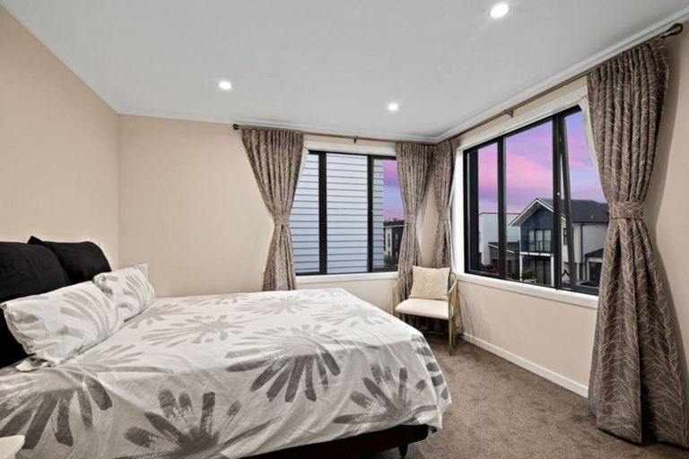 Photo of property in 14 Sacred Kingfisher Road, Hobsonville, Auckland, 0616