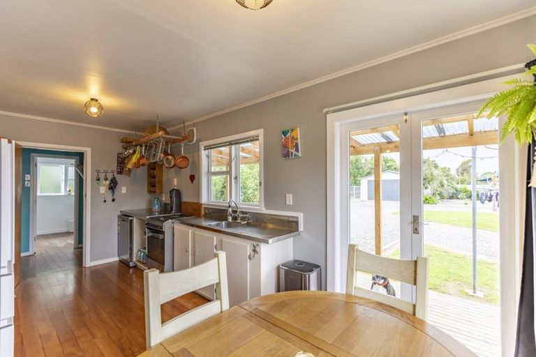 Photo of property in 22 Ross Street, Otane, 4202