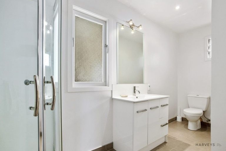 Photo of property in 30 Pleasant Road, Glen Eden, Auckland, 0602