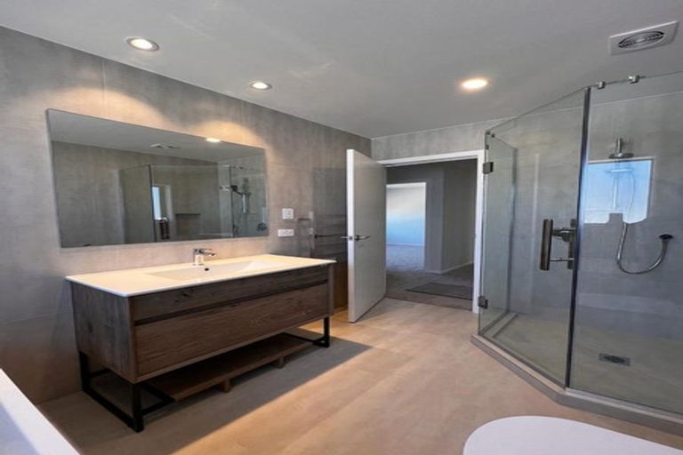 Photo of property in 7a Hinau Street, New Lynn, Auckland, 0600