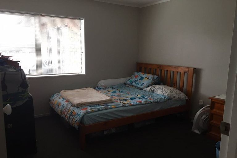 Photo of property in 7 Sherpa Place, Massey, Auckland, 0614