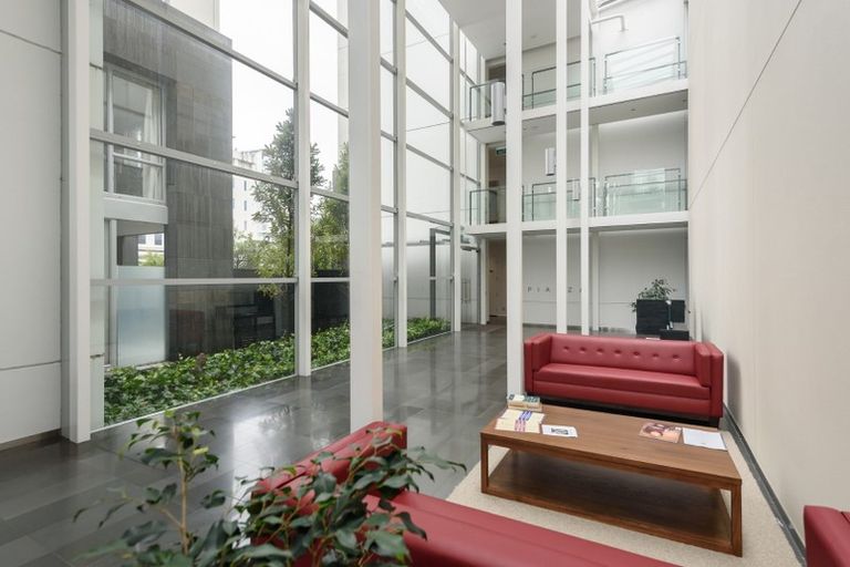 Photo of property in Sanctum Apartment, 10 Ebor Street, Te Aro, Wellington, 6011