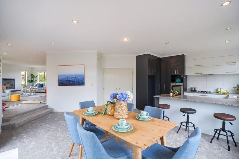 Photo of property in 12 Kouras Place, Flat Bush, Auckland, 2016