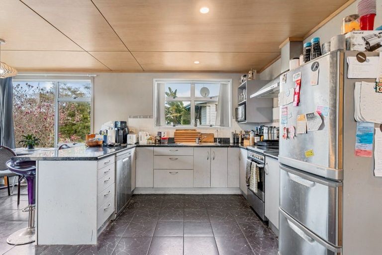 Photo of property in 112 Isabel Street, Whangamata, 3620