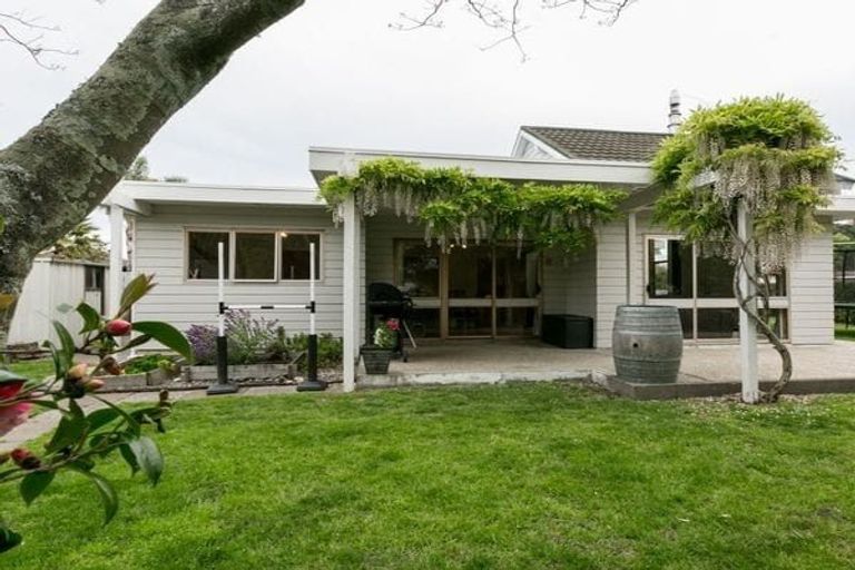 Photo of property in 16 Ngarimu Crescent, Taradale, Napier, 4112