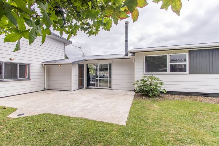 Photo of property in 5 Tainui Terrace, Inglewood, 4330