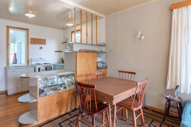 Photo of property in 15 Drake Street, Waikawa Beach, Manakau, 5573