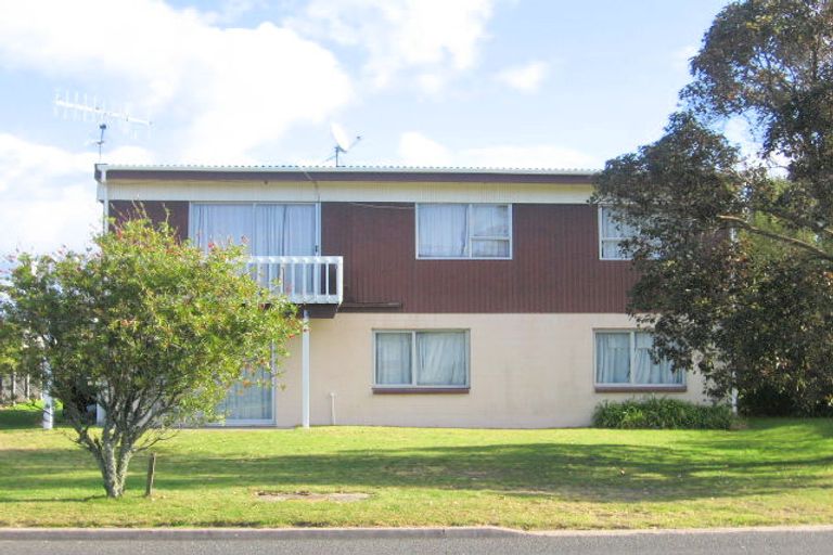 Photo of property in 109 Hetherington Road, Whangamata, 3620