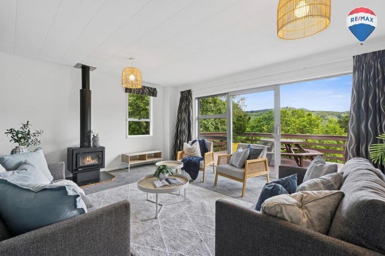 Photo of property in 86 Holborn Drive, Stokes Valley, Lower Hutt, 5019