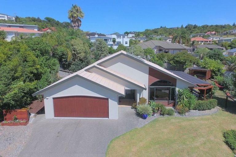 Photo of property in 4 Grovenor Drive, Orewa, 0931
