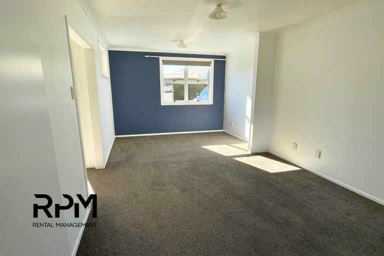 Photo of property in 1/92b South Road, Blagdon, New Plymouth, 4310