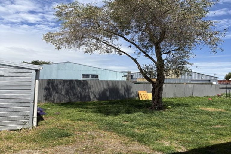 Photo of property in 16 Wilton Street, Levin, 5510