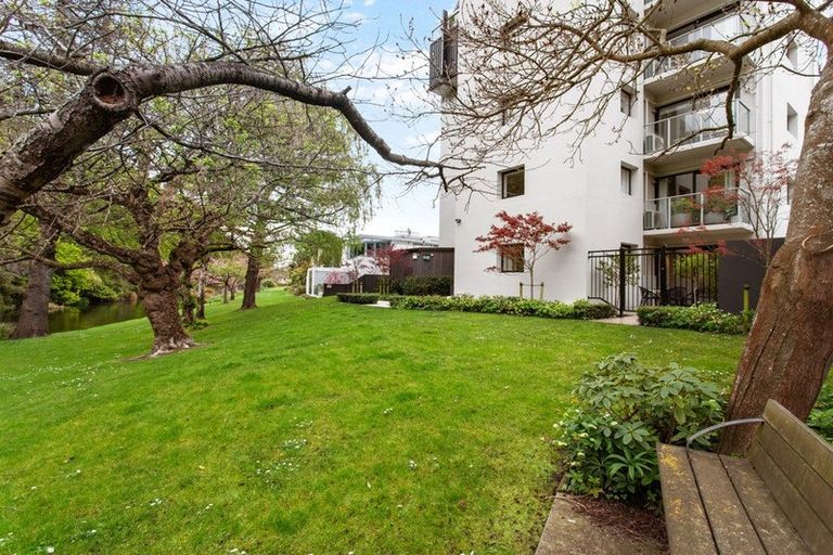Photo of property in 2/18 Carlton Mill Road, Merivale, Christchurch, 8014