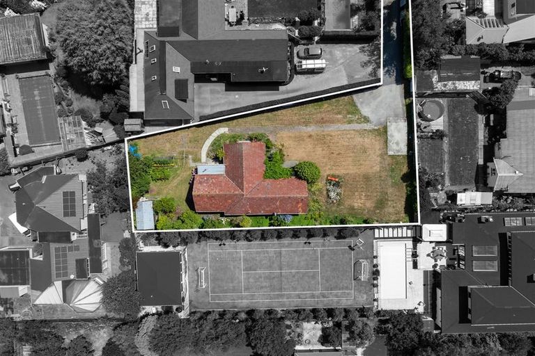 Photo of property in 86 Straven Road, Fendalton, Christchurch, 8014