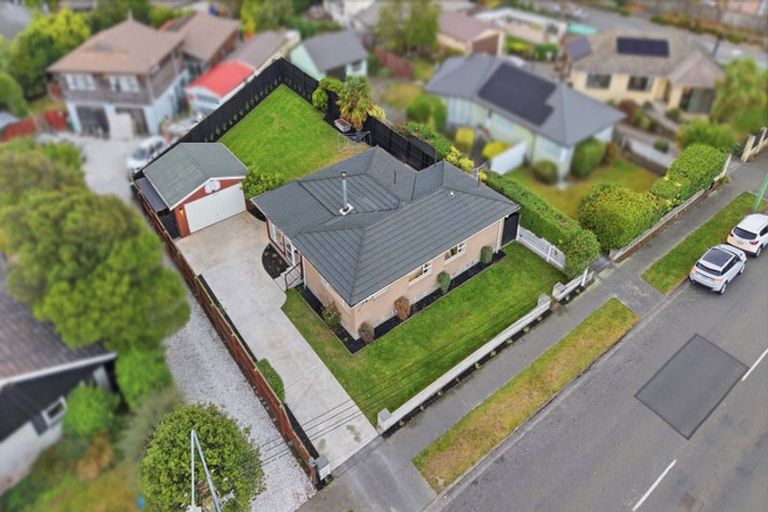Photo of property in 274 Lake Terrace Road, Shirley, Christchurch, 8061