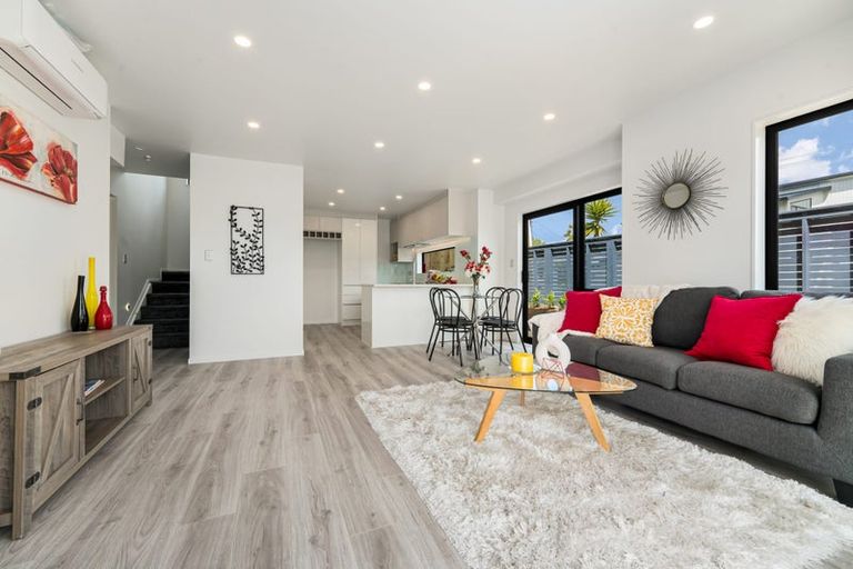 Photo of property in 13a Renata Crescent, Te Atatu Peninsula, Auckland, 0610