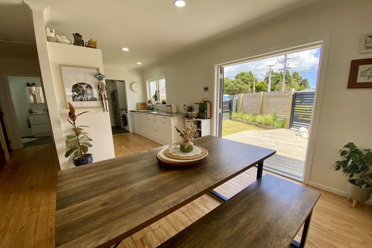 Photo of property in 43a Taikata Road, Te Atatu Peninsula, Auckland, 0610