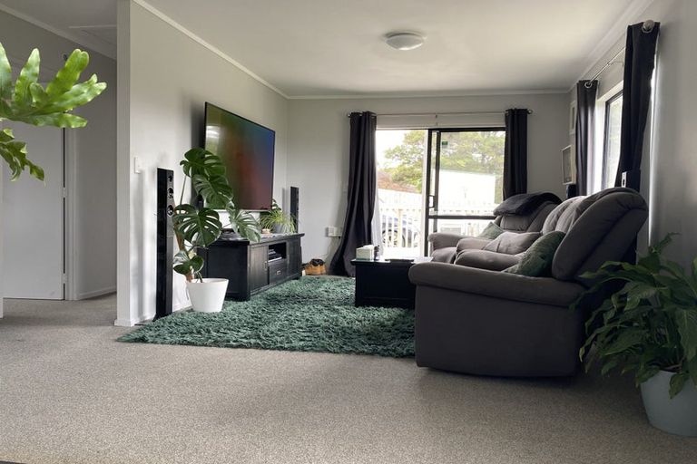 Photo of property in 72 Gallony Avenue, Massey, Auckland, 0614