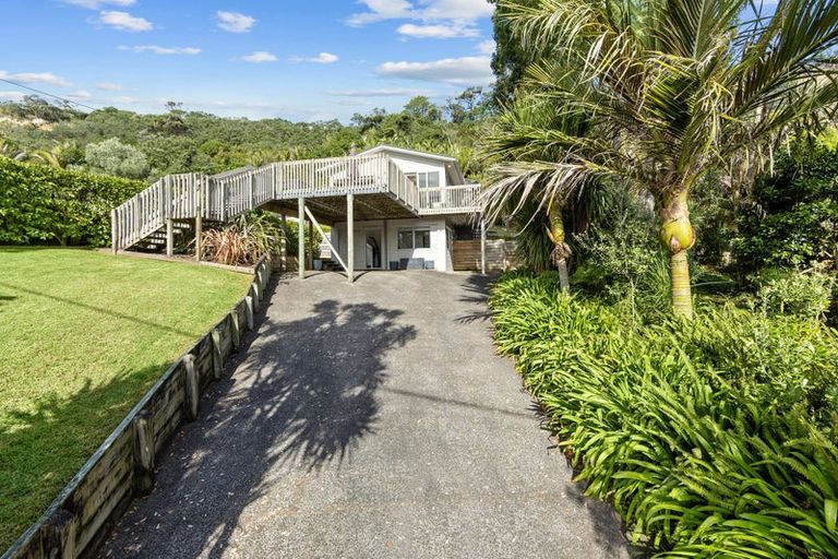 Photo of property in 188 Motutara Road, Muriwai, Waimauku, 0881