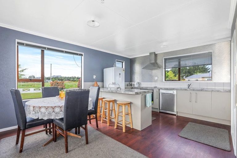 Photo of property in 16 Wairau Avenue, Waitahanui, Taupo, 3378