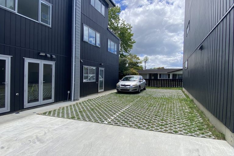 Photo of property in 6/36 Edmonton Road, Henderson, Auckland, 0612