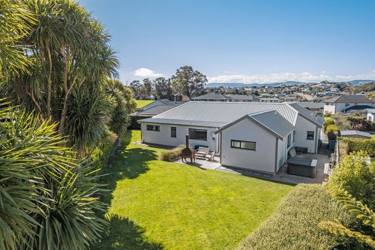 Photo of property in 50 Resolution Drive, Whitby, Porirua, 5024