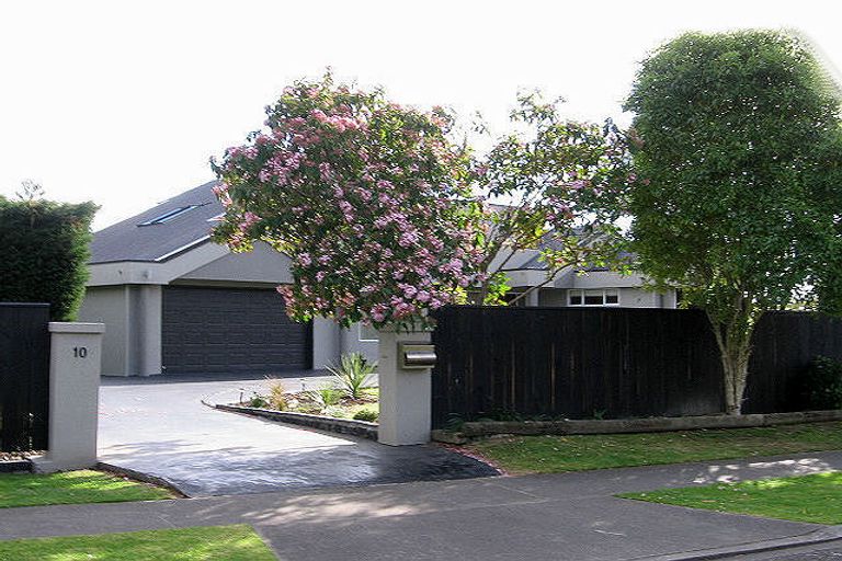 Photo of property in 10 Karu Crescent, Waikanae, 5036