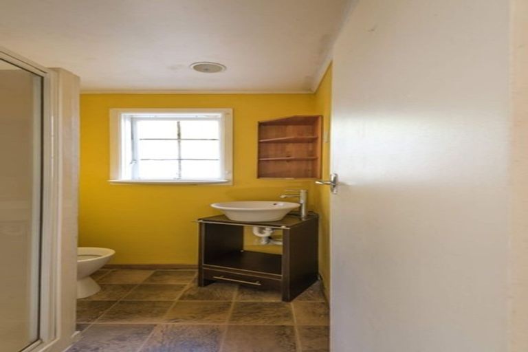 Photo of property in 15 Catalina Crescent, Forrest Hill, Auckland, 0620