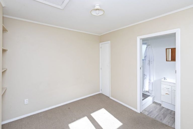 Photo of property in 12 Aorangi Road, Bryndwr, Christchurch, 8053