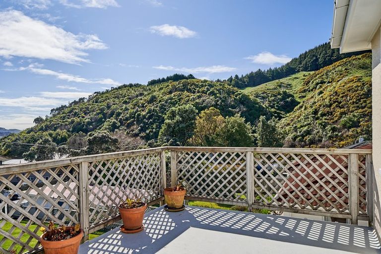 Photo of property in 5 Mahoe Street, Tawa, Wellington, 5028