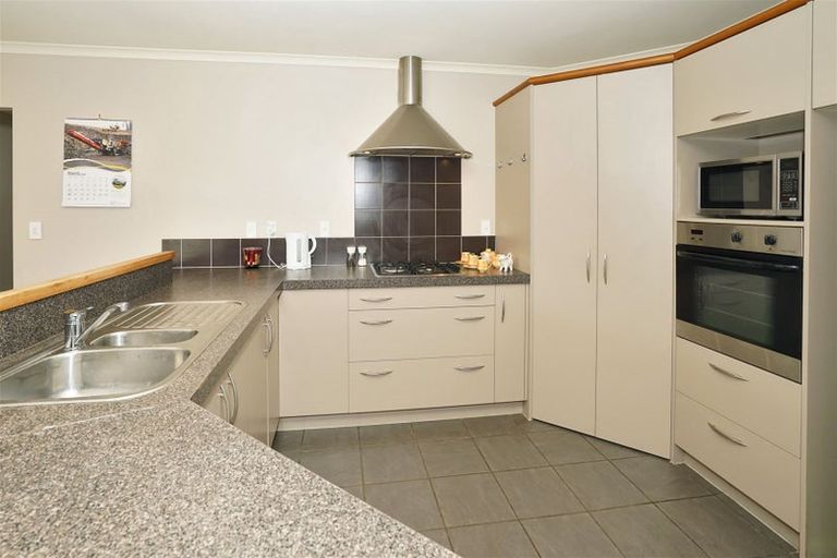 Photo of property in 33 Ravenscourt Place, Huntington, Hamilton, 3210