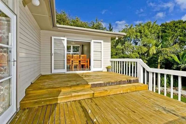 Photo of property in 78 Seaview Road, Glenfield, Auckland, 0629