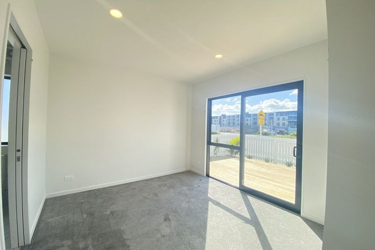 Photo of property in 1 Green Bamboo Road, Hobsonville, Auckland, 0616