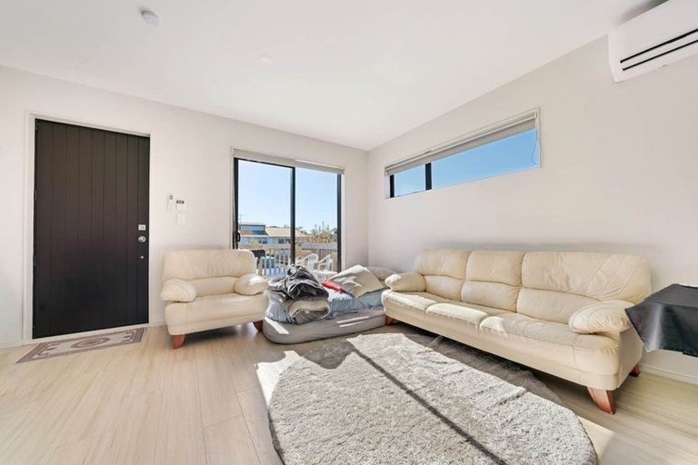 Photo of property in 1/15 Rush Place, Mangere, Auckland, 2022