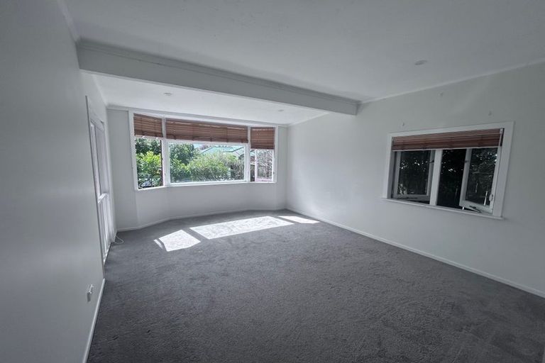 Photo of property in 45 Kingdale Road, Henderson, Auckland, 0610