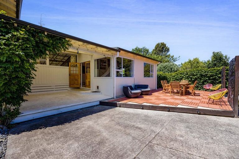 Photo of property in 187 South Road, Hawera, 4610