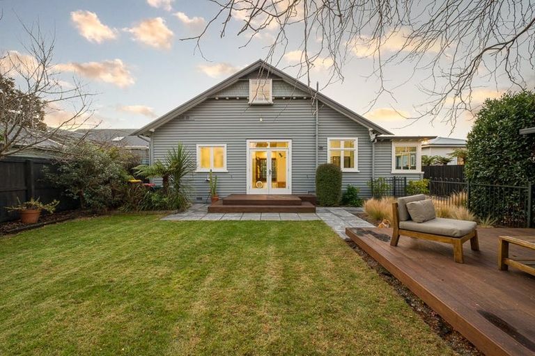 Photo of property in 86 Saint Martins Road, Saint Martins, Christchurch, 8022