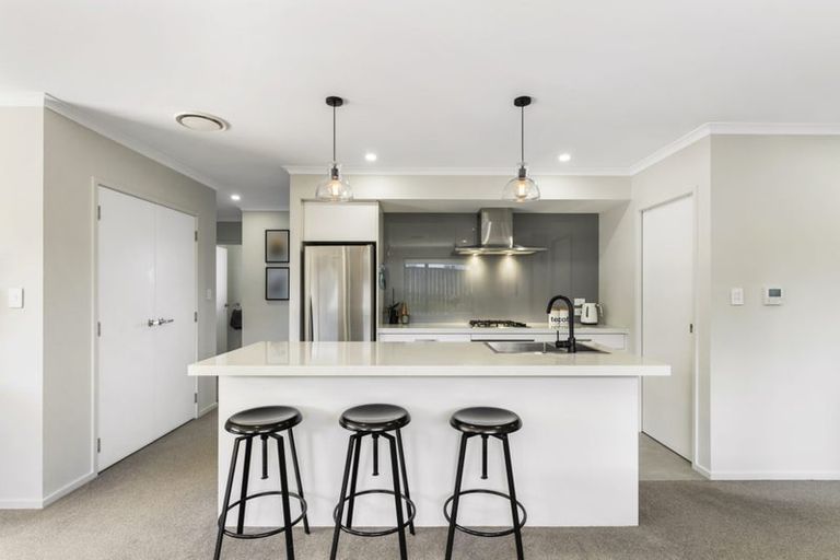 Photo of property in 50 Taikura Avenue, Red Beach, 0932