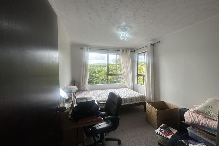 Photo of property in 2 Mcenroe Grove, Naenae, Lower Hutt, 5011