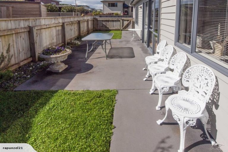 Photo of property in 4 Moston Grove, Churton Park, Wellington, 6037