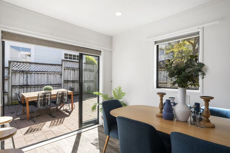 Photo of property in 7 Derby Street, Mount Victoria, Wellington, 6011